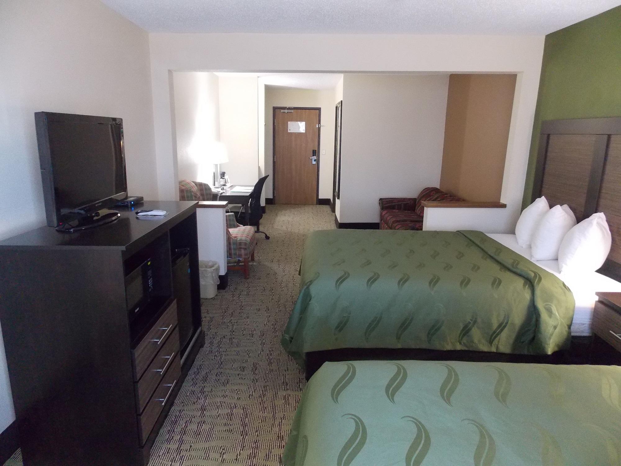 Quality Inn & Suites Champaign Exterior photo