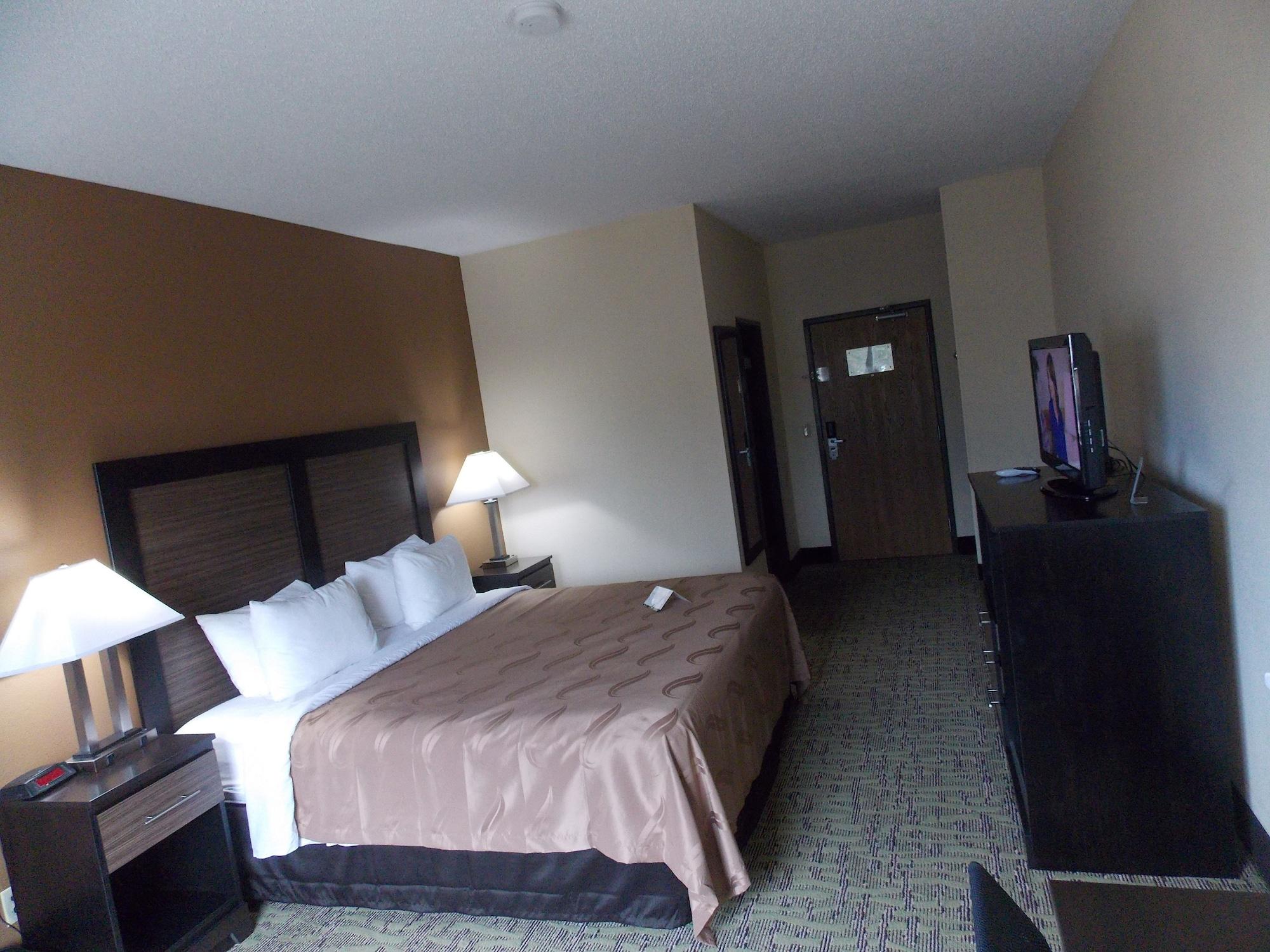Quality Inn & Suites Champaign Exterior photo