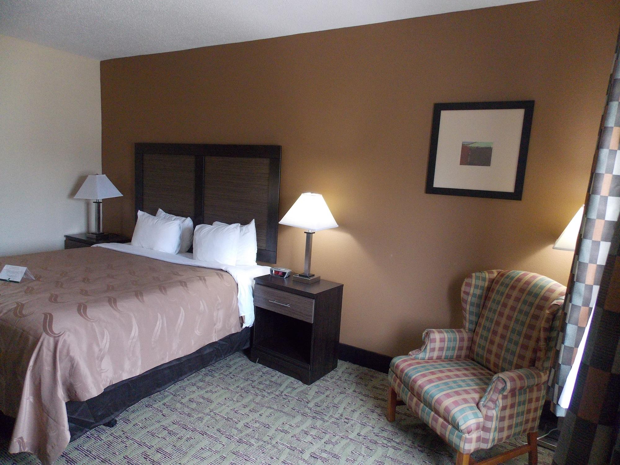 Quality Inn & Suites Champaign Exterior photo