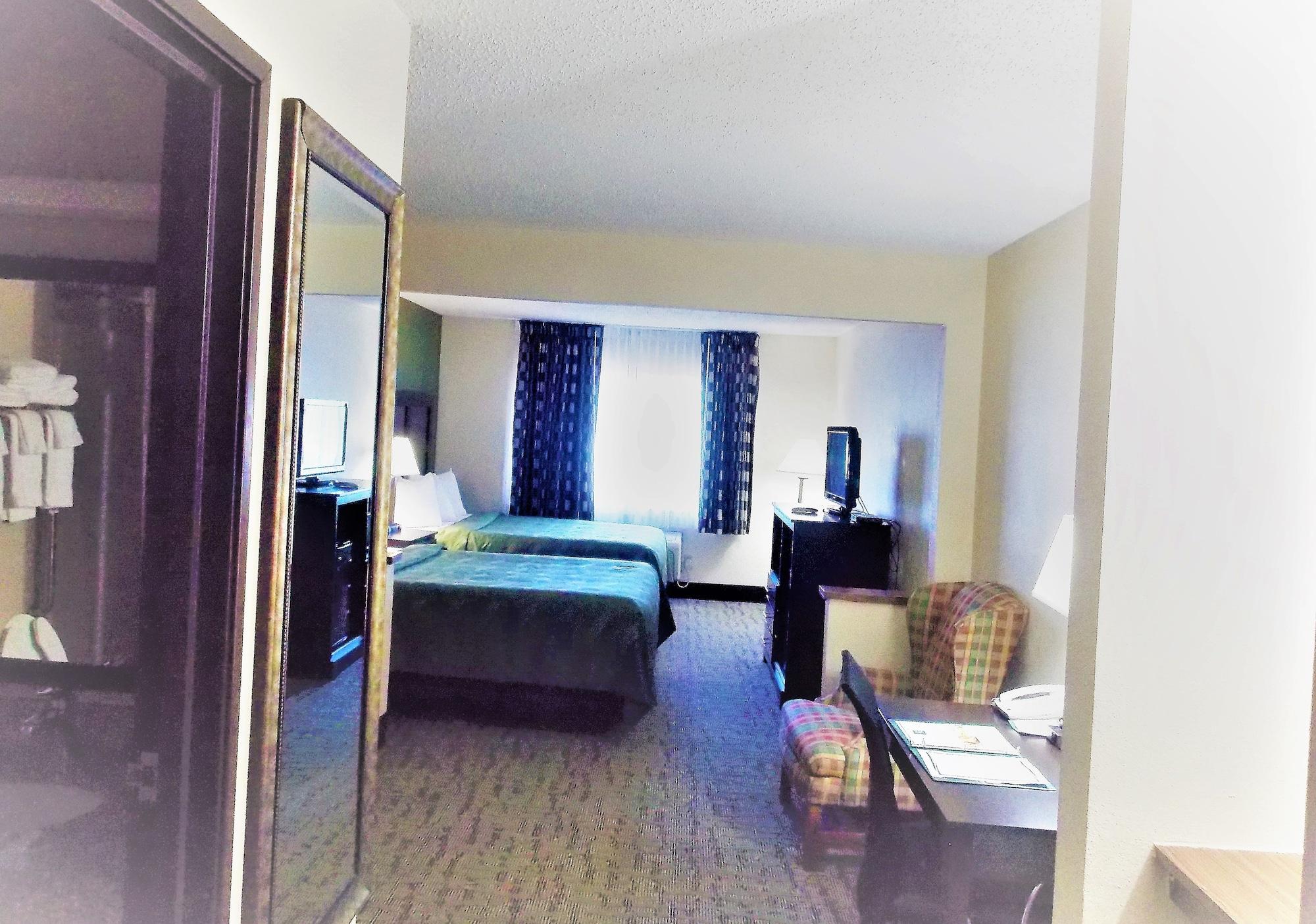 Quality Inn & Suites Champaign Exterior photo